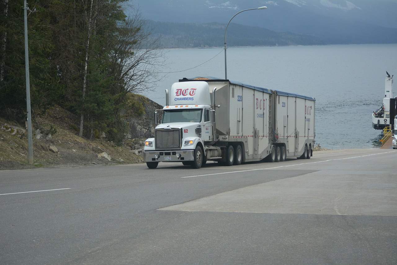 What is invoice factoring freightwaves ratings