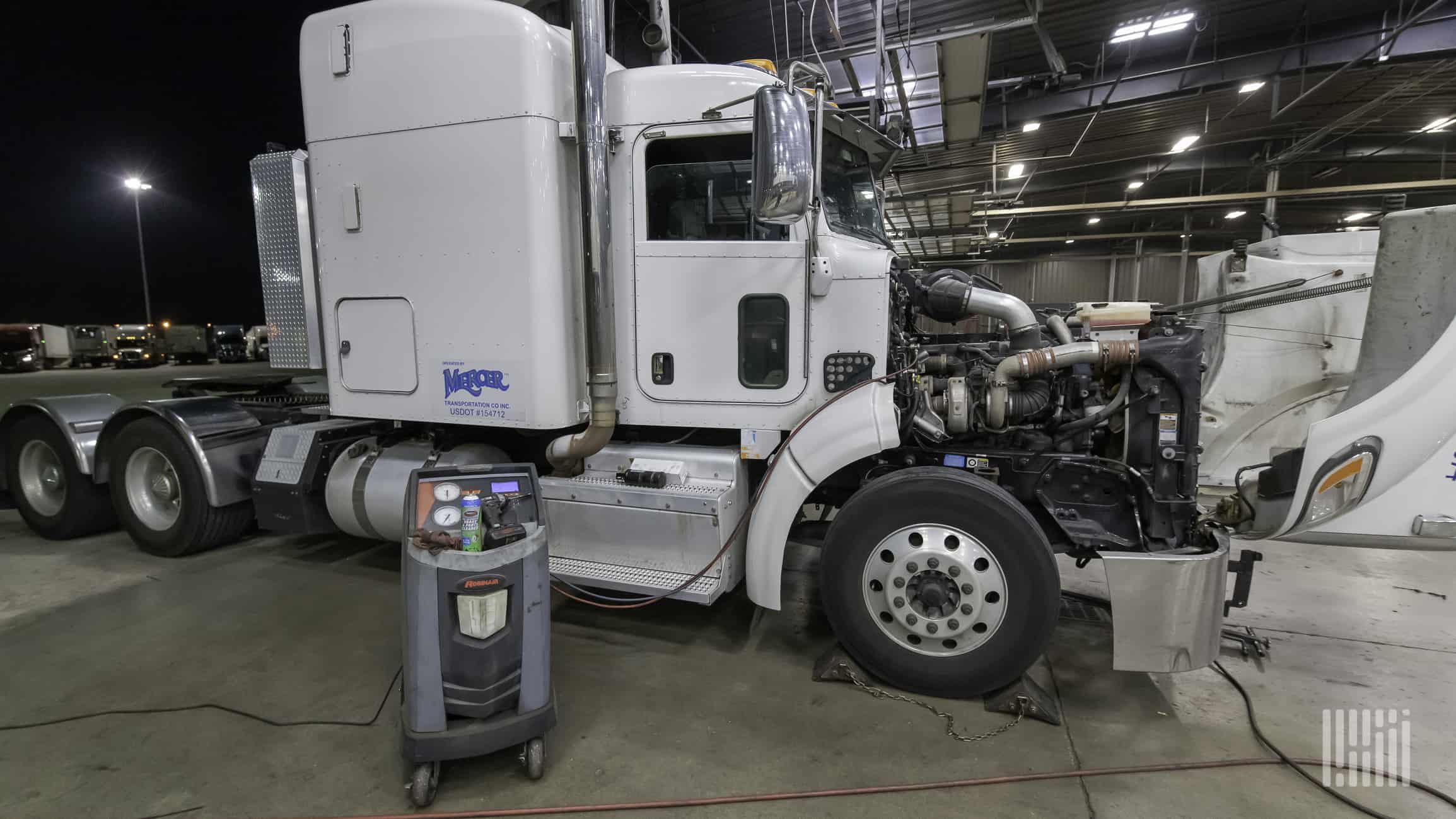 how-much-does-it-cost-to-replace-a-semi-truck-engine